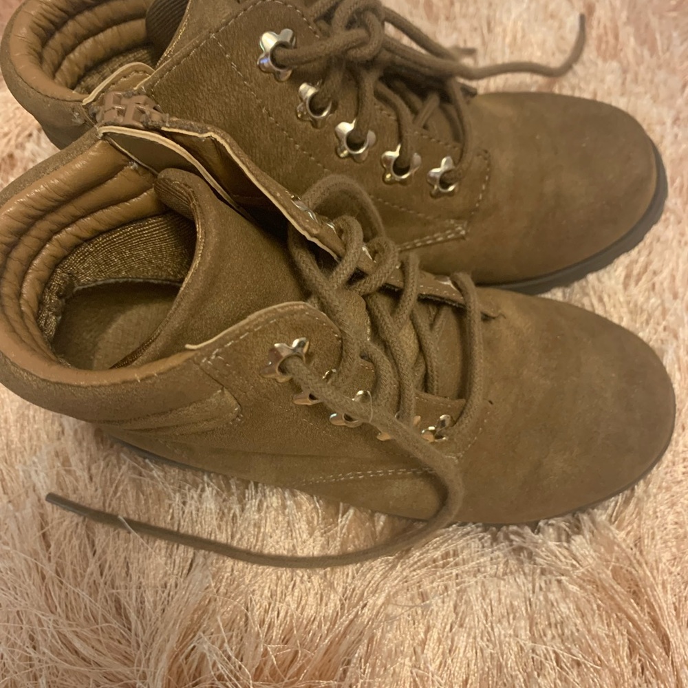 Childrens boots